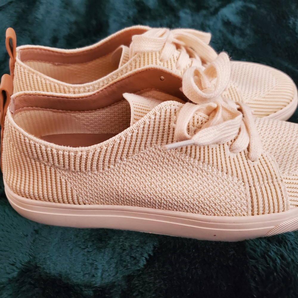 Women's Cream LUCKY BRAND Casual Sneakers